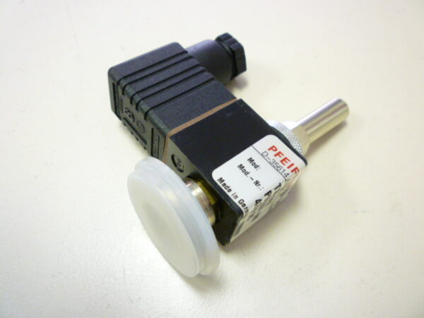 PFE01017
