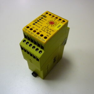 Pilz 774500 PNOZ XV2 2S 2SZ Safety relay 24VDC 45W - Image 1